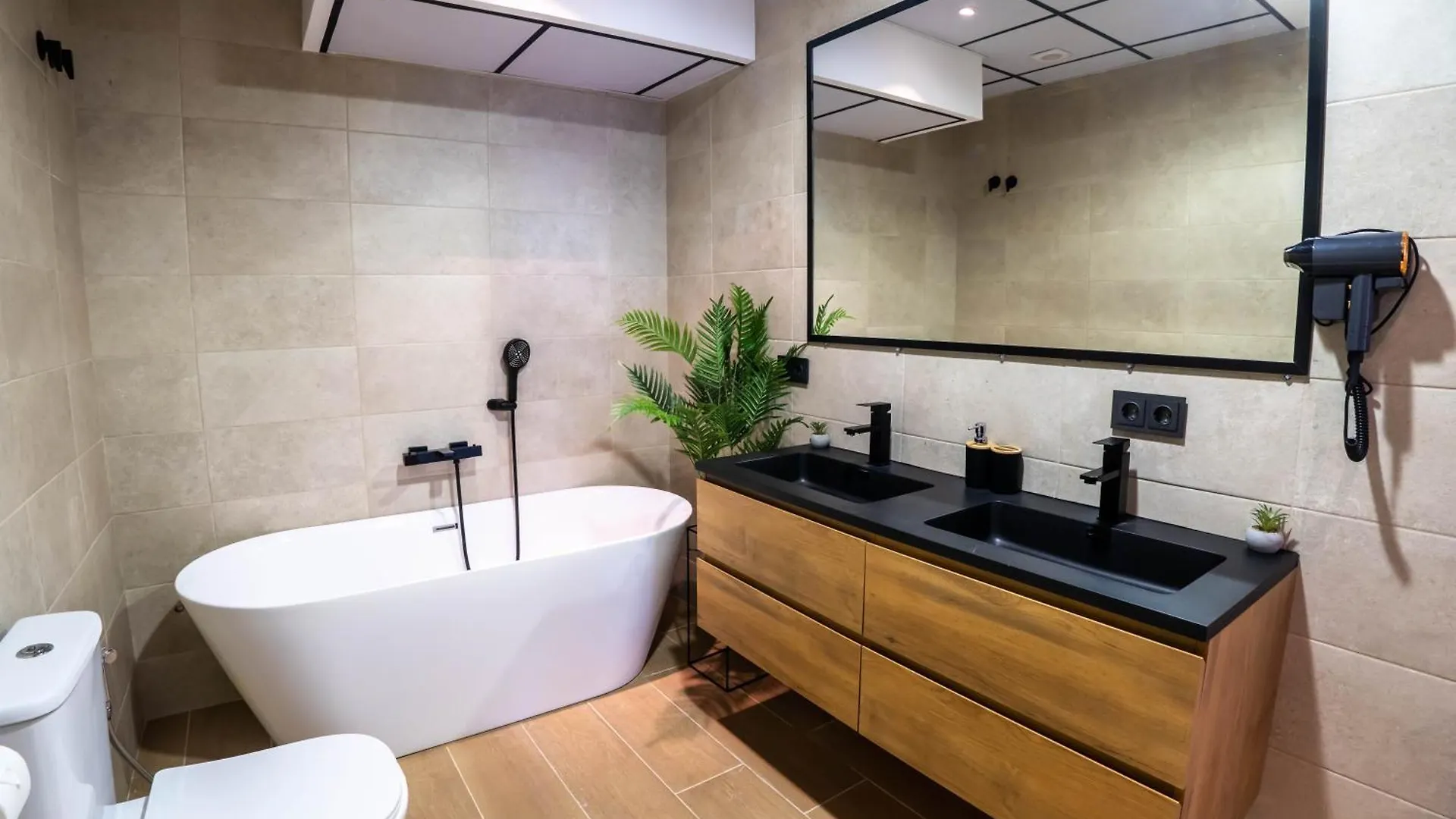Novaotel Malaga Homestay
